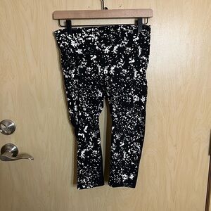 NWT womens under Armour capris